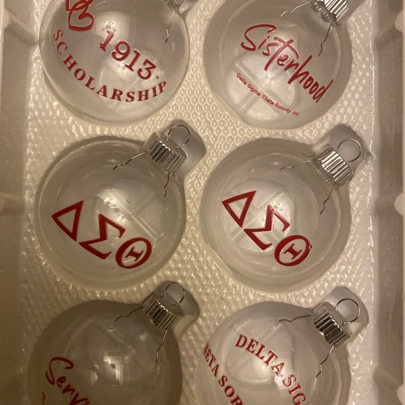 Delta Sigma Theta Sorority,Inc. Christmas ornaments 6 pack - Picture 1 of 7